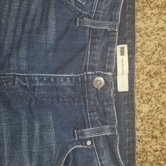 Levi's | Vintage Mid-Rise Skinny Jean Cutoffs - Picture 6 of 6